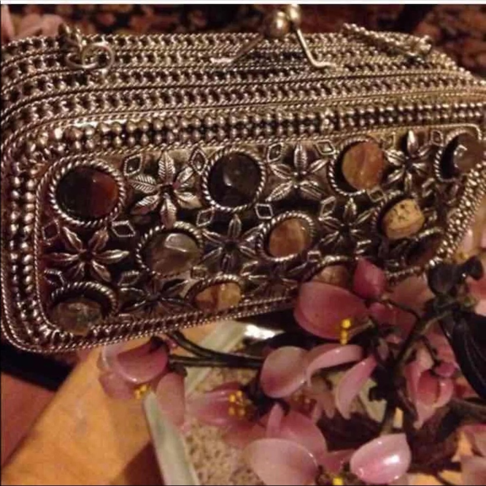 Stunning vintage clutch with chain real stones